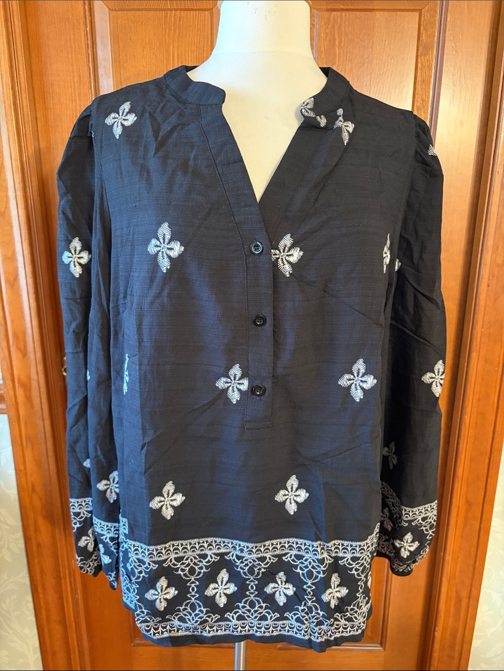 BTFBM Long Sleeve V-Neck Blouse with Cream Designs. Women’s Size Large